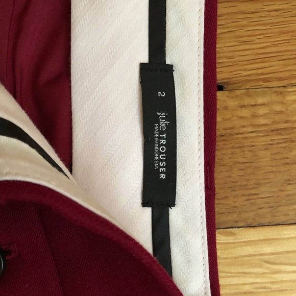 Dark pink trousers. - Picture 2 of 4